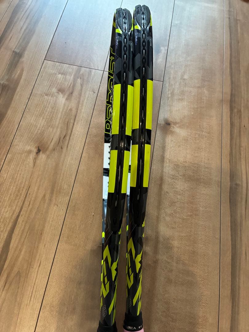 バボラ　ピュアアエロ98 テニスラケット 2本セット