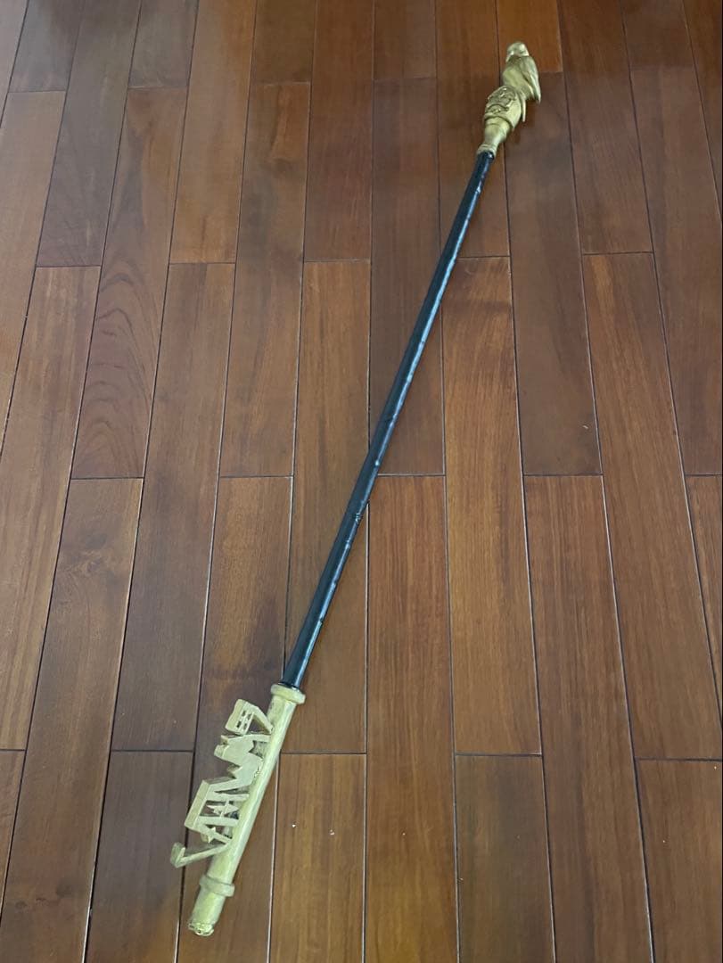 ディア・クロウリー　杖