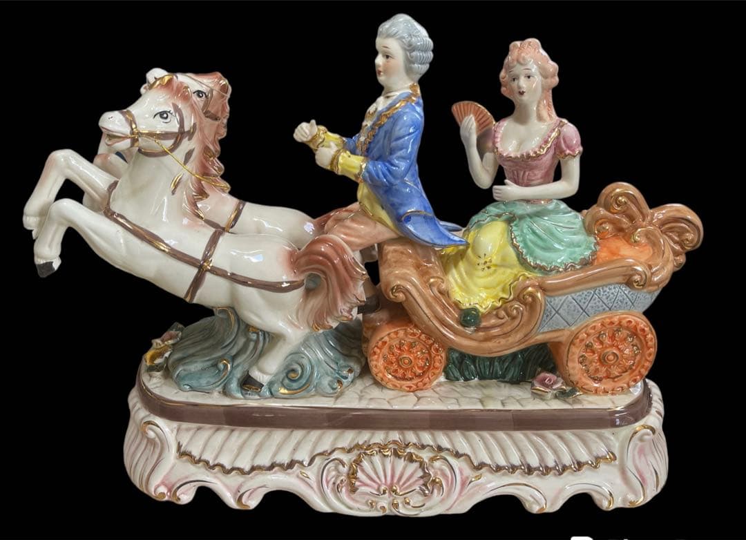 カポディモンテ　CAPODIMONTE 、馬車を引く紳士とプリンセス