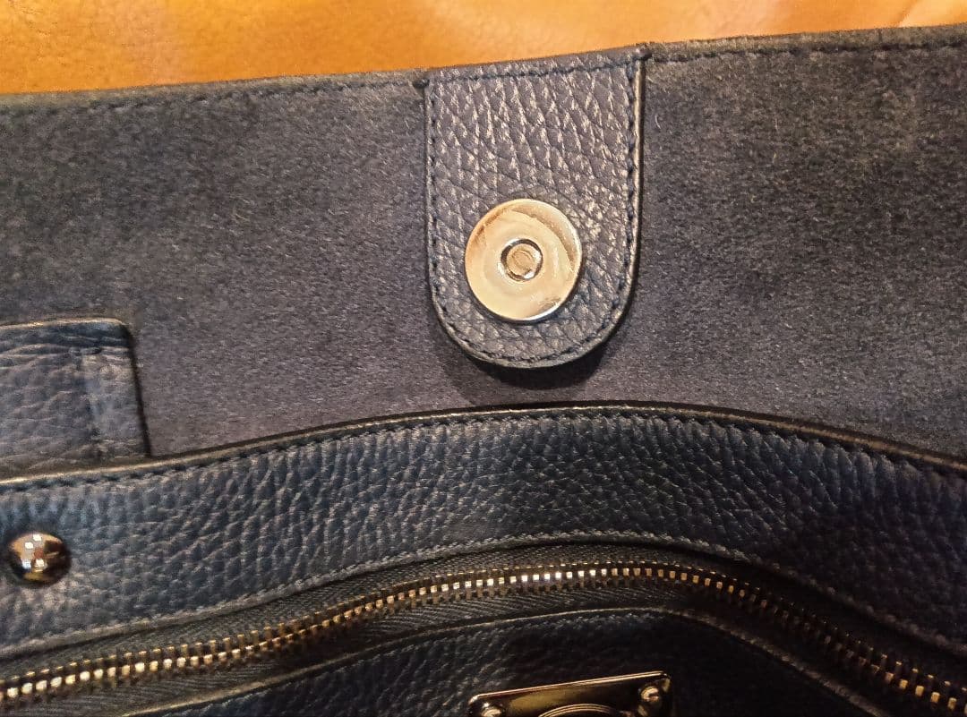 TOD'S ペーパーバッグ　ネイビー レザー トートバッグ