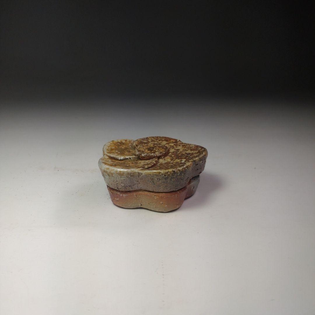 イ247 梅香合『信楽焼　上田直方作』『表千家　久田宗也（尋牛斎）極箱　花押』