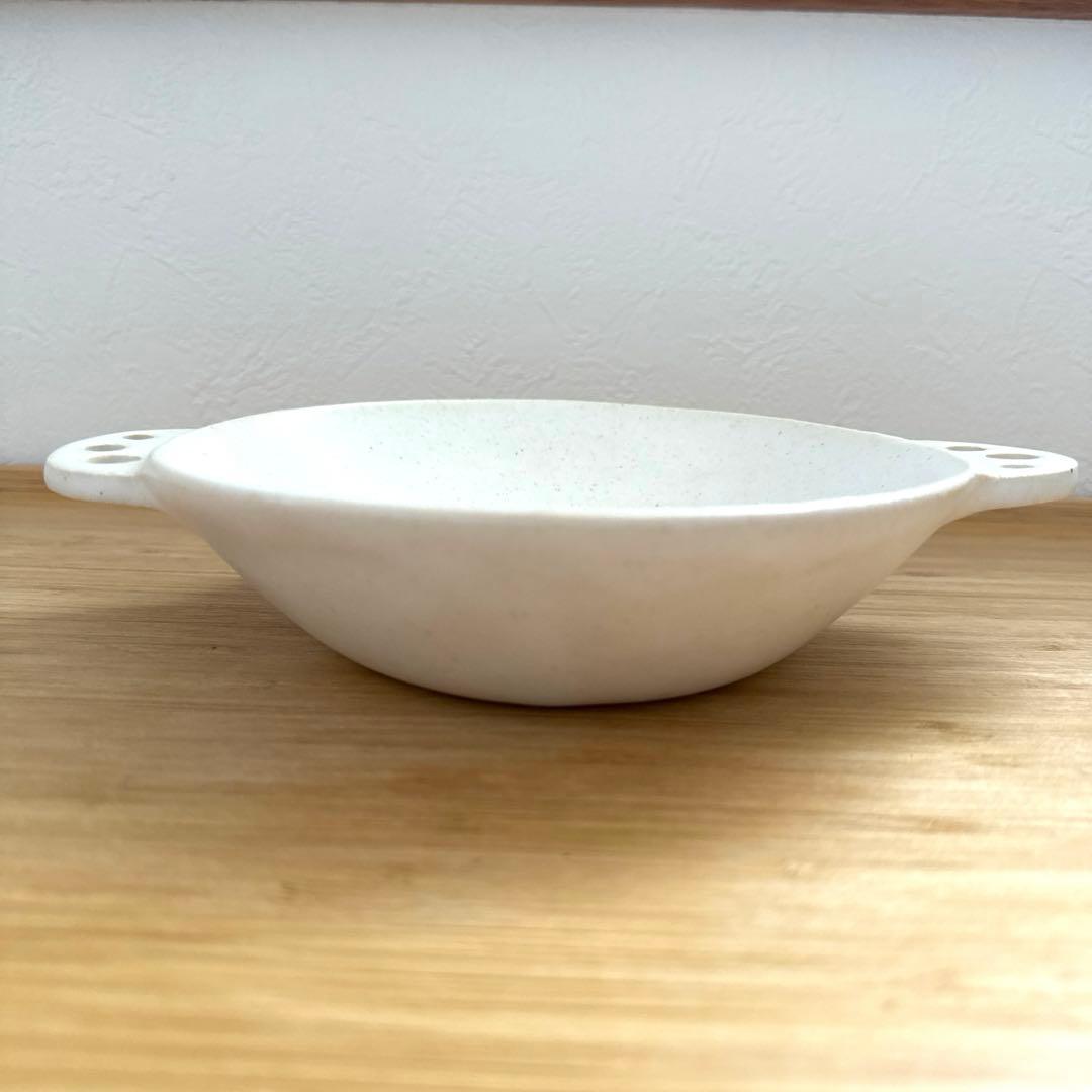 【新品未使用品】　安藤雅信　ギャルリ百草　耐熱白釉手付ボウル　透かし　耐熱皿