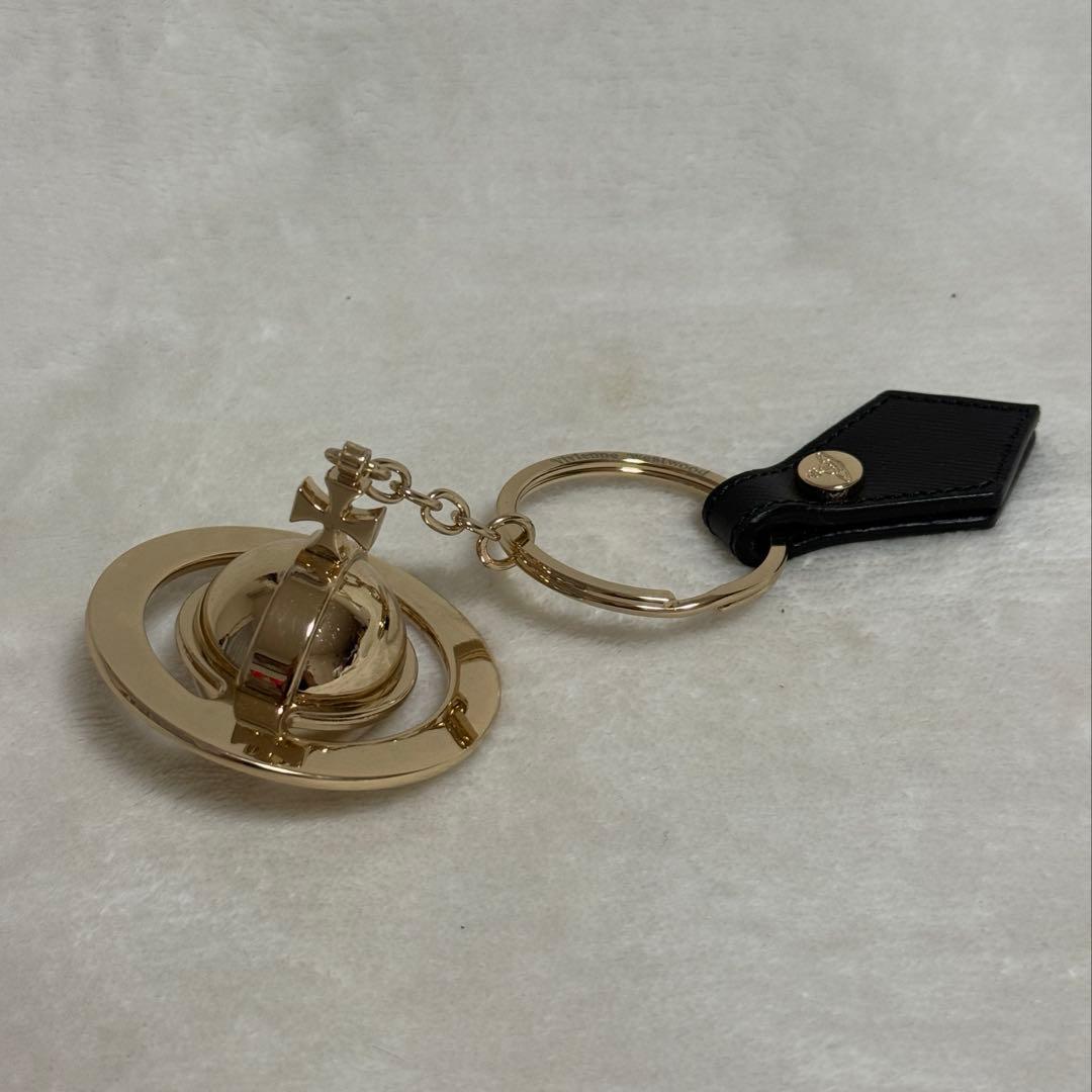 ヴィヴィアン★キーホルダー★オーブ★ゴールド×黒系★美品★箱付き