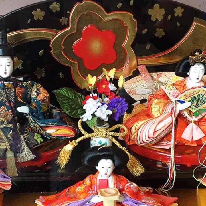 ケース入り雛人形。