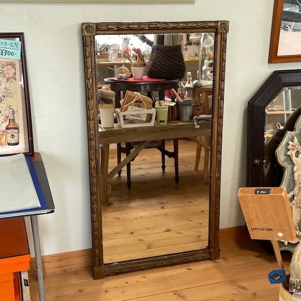 ビンテージ　ウォールミラー　壁掛け鏡　木製枠　木彫りの装飾