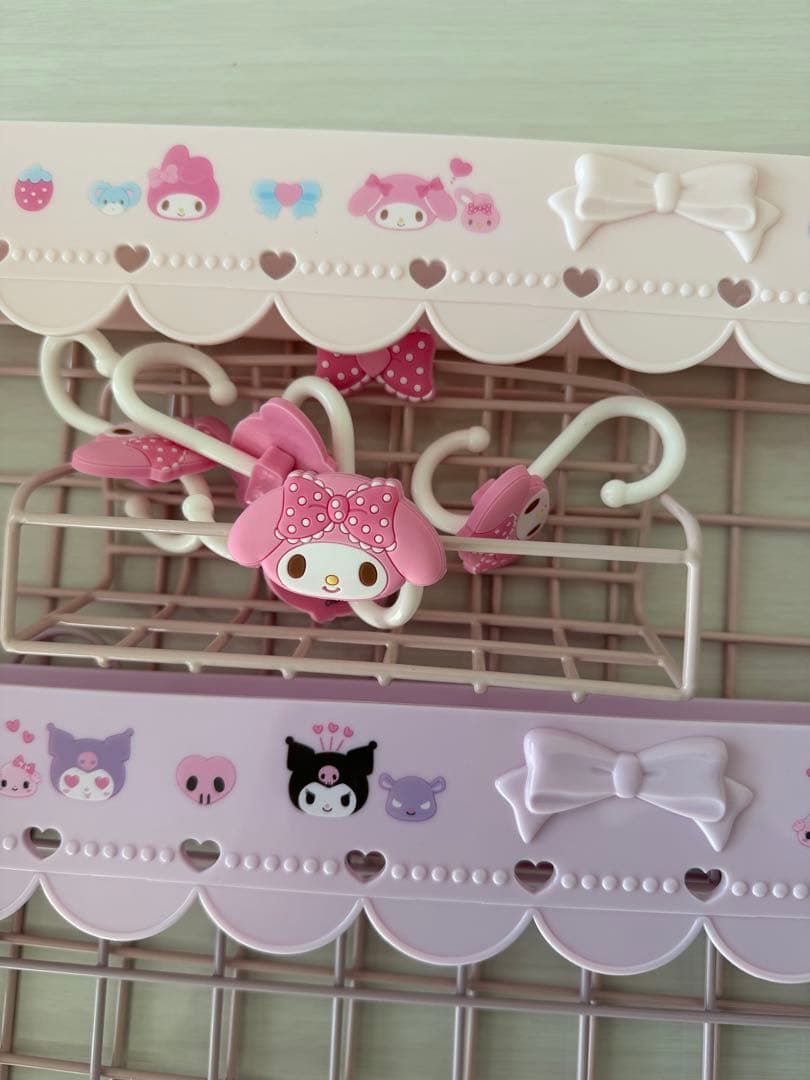 マイメロ クロミ　推しをかわいく飾り隊 ワイヤーネット フック付きカゴ　セット