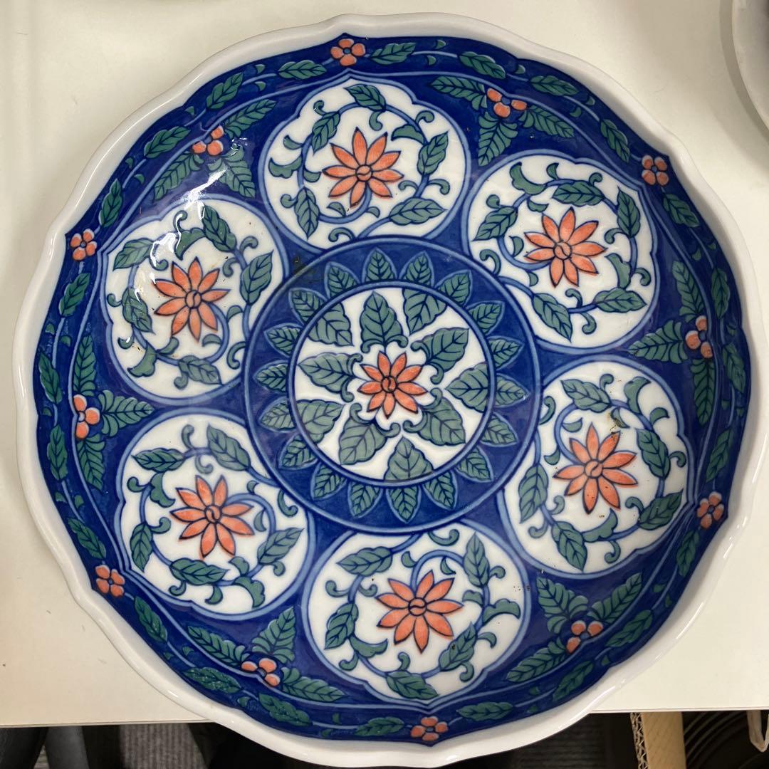 青と白の花模様の装飾皿4枚セット