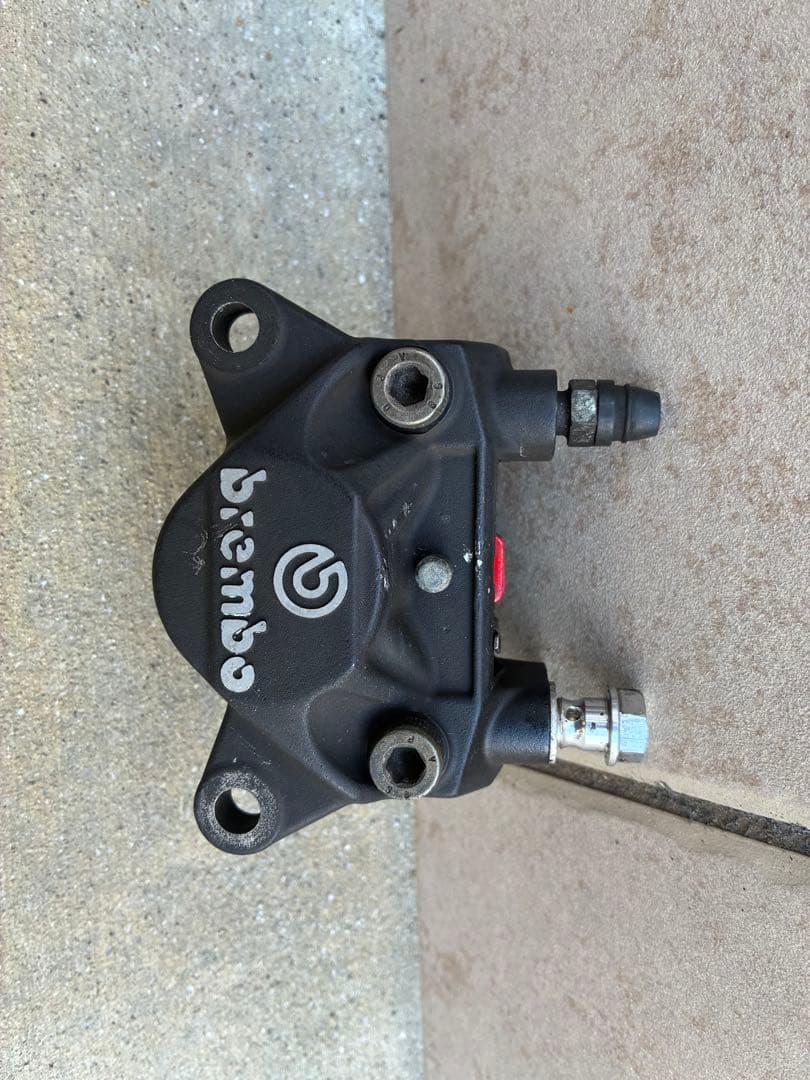 brembo 旧カニ　84mブレーキキャリパー ブラック