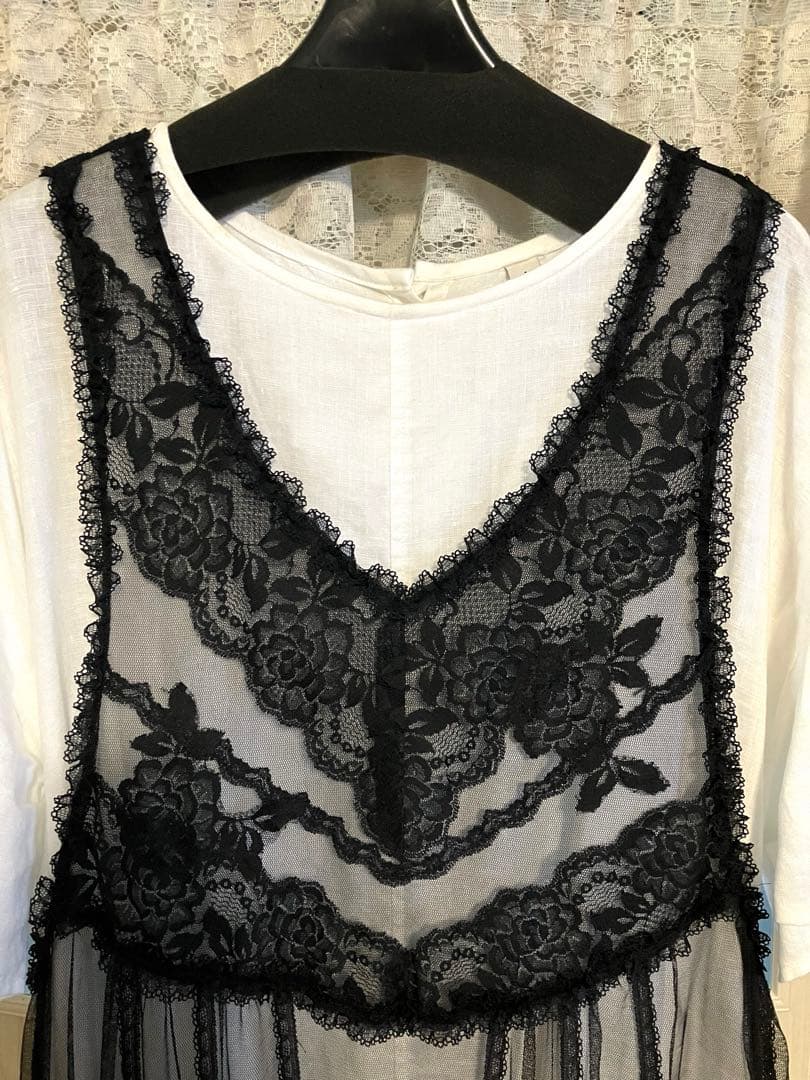 さえらピアリマーマの黒レースエプロンドレス