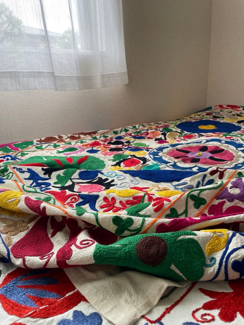 「最終価格」 スザニ刺繍　スザニ　手仕事　インド　一点もの　伝統工芸