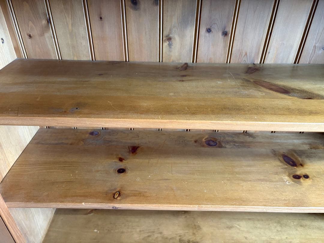 アンティーク風の本棚