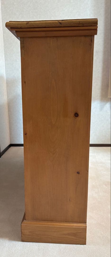 アンティーク風の本棚