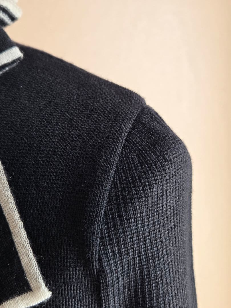 配色フリルニット