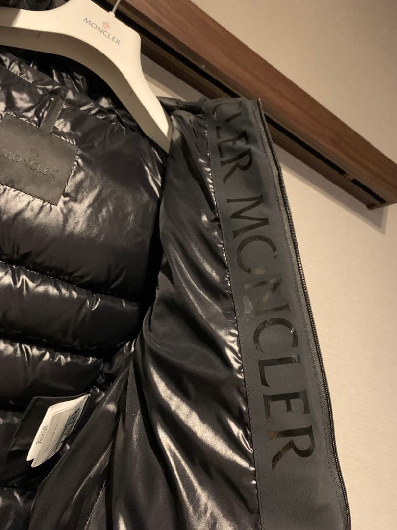 美品　激安　MONCLER モンクレール ハンガー＋ガーメント　ダウンジャケット