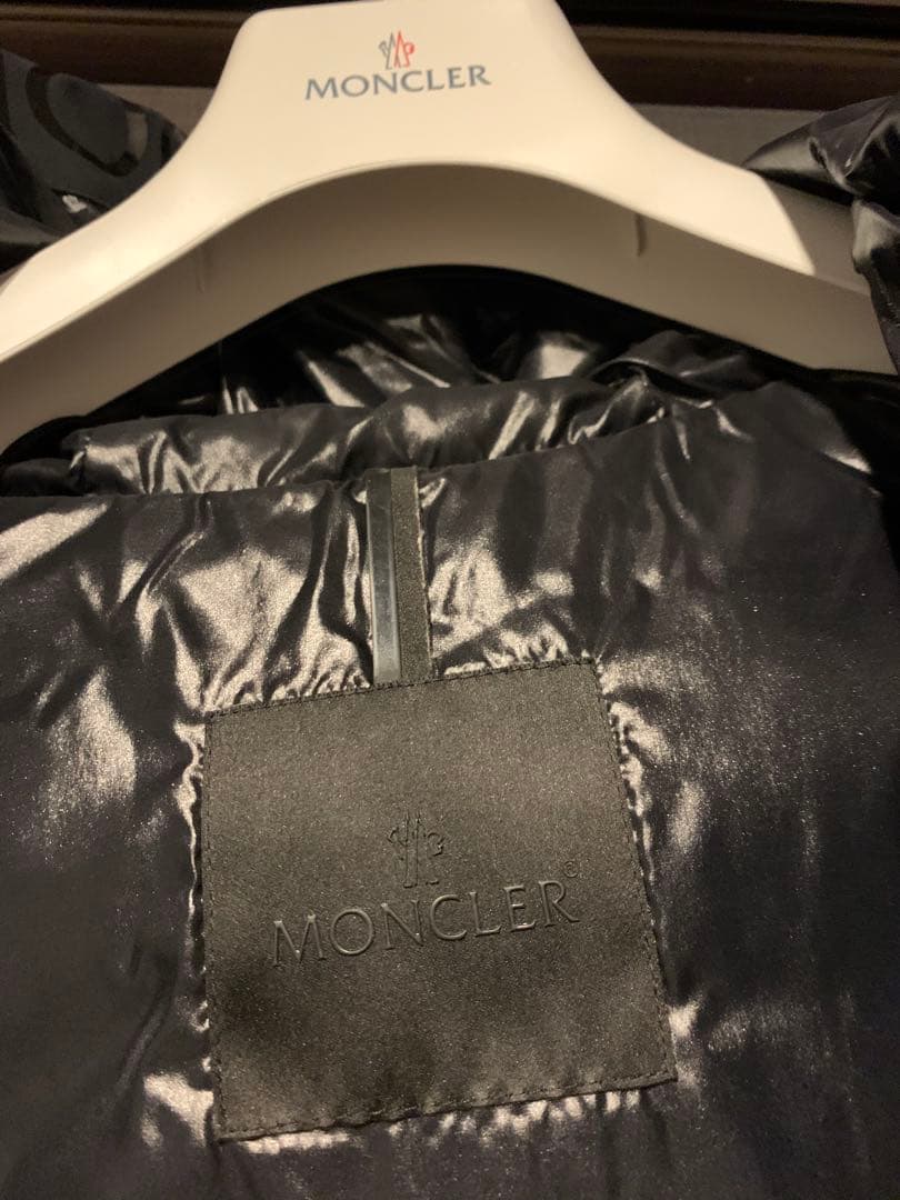 美品　激安　MONCLER モンクレール ハンガー＋ガーメント　ダウンジャケット