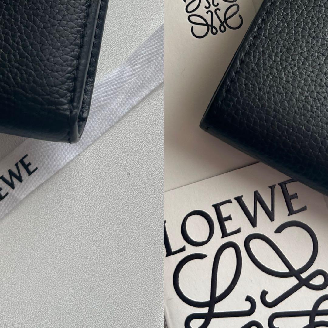 84 極上美品 LOEWE ロエベ 2つ折り財布