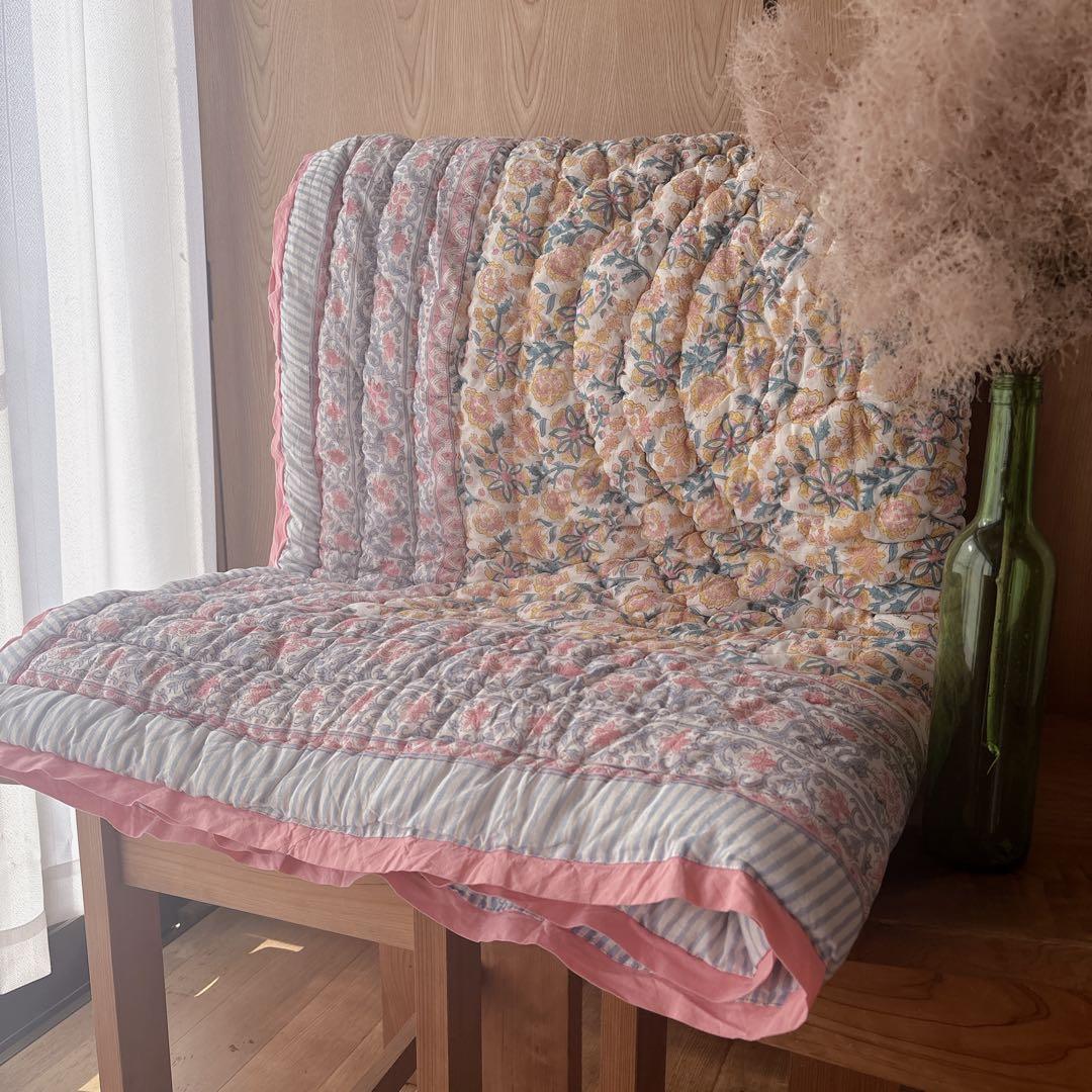 未使用※インド ブロックプリント 中綿入りキルト ベビーブルー　マルチカバーラグ