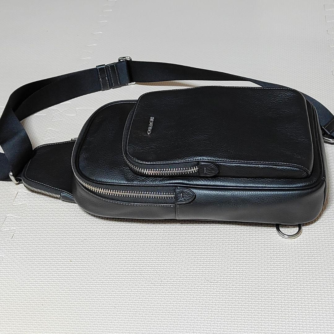 【極美品】COACH コーチ ボディバッグ　イーサンパック　黒　ブラック