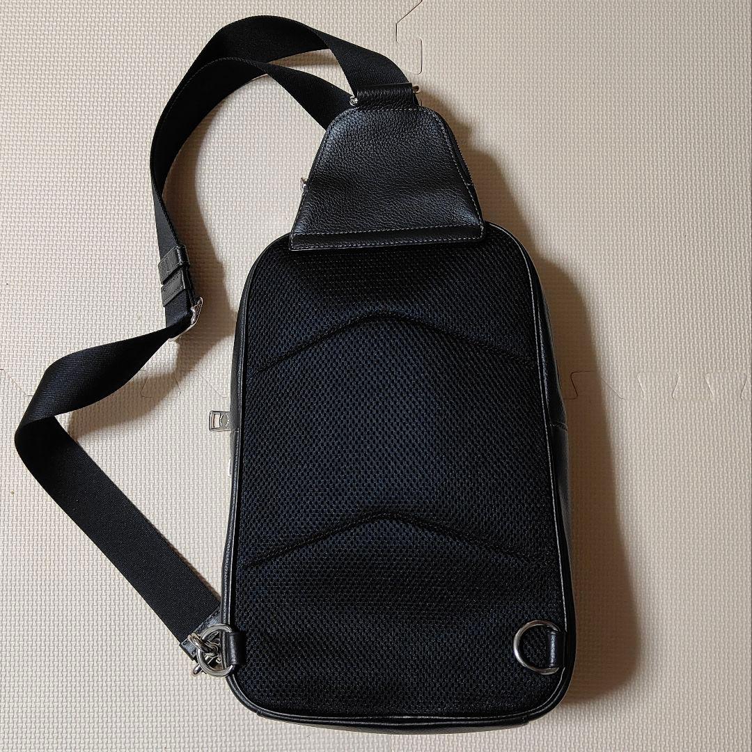 【極美品】COACH コーチ ボディバッグ　イーサンパック　黒　ブラック