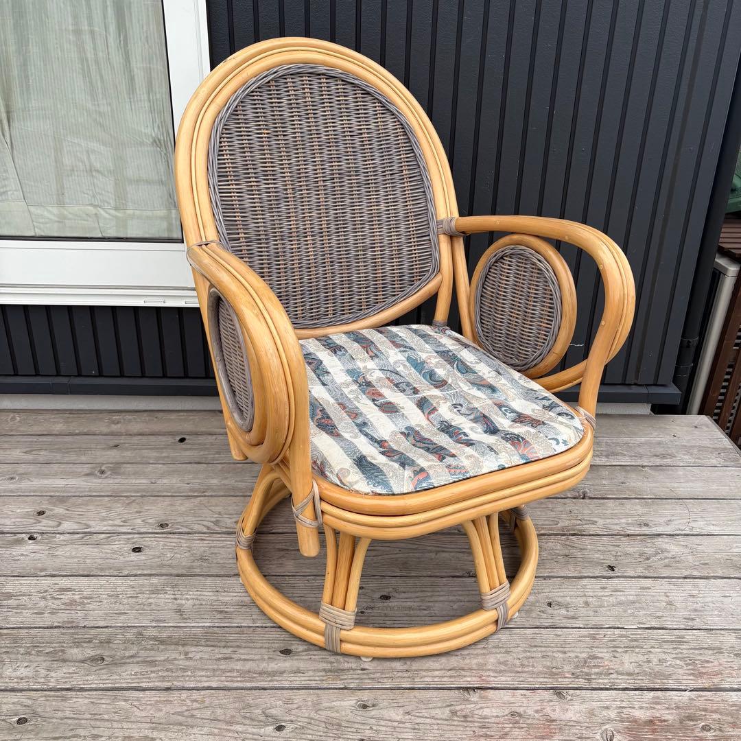 昭和レトロ 籐家具 ラタン アームチェア 回転式座椅子 花柄ペイズリー 古家具