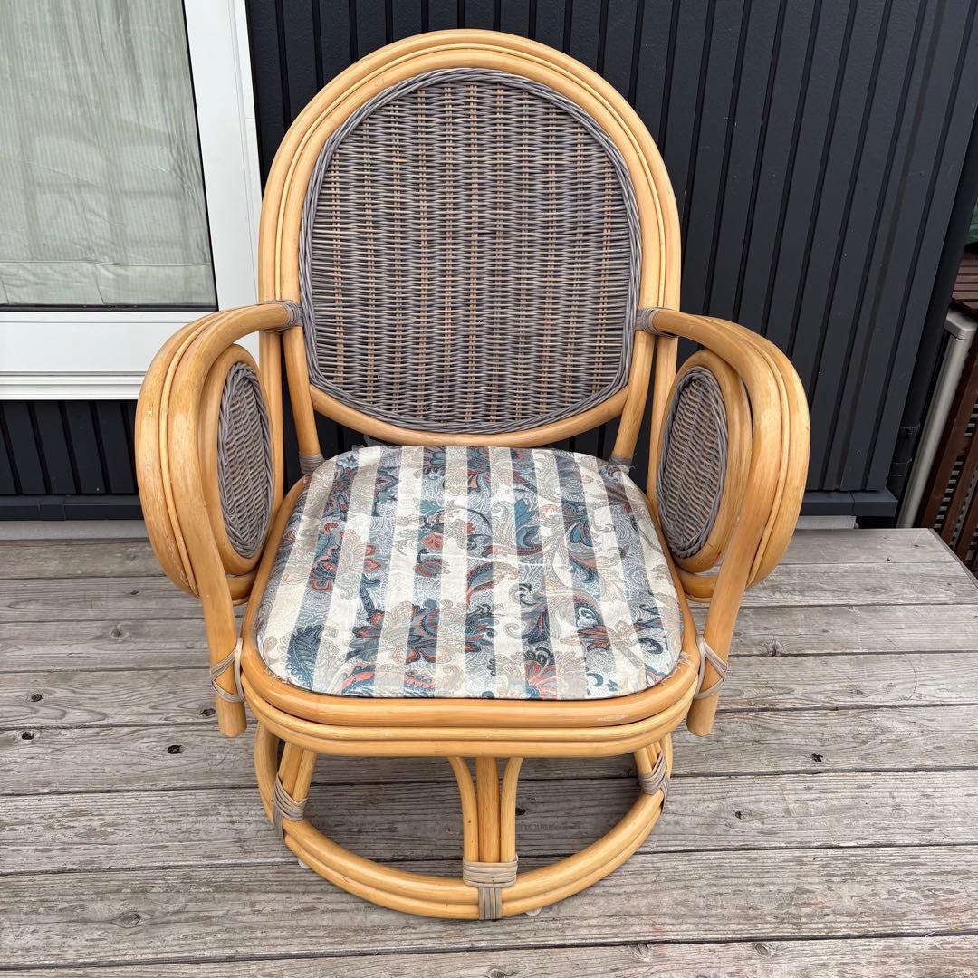 昭和レトロ 籐家具 ラタン アームチェア 回転式座椅子 花柄ペイズリー 古家具