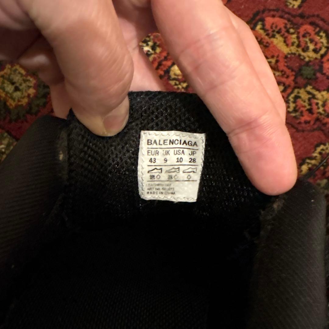 バレンシアガ　BALENCIAGA ディフェンダー　43サイズ