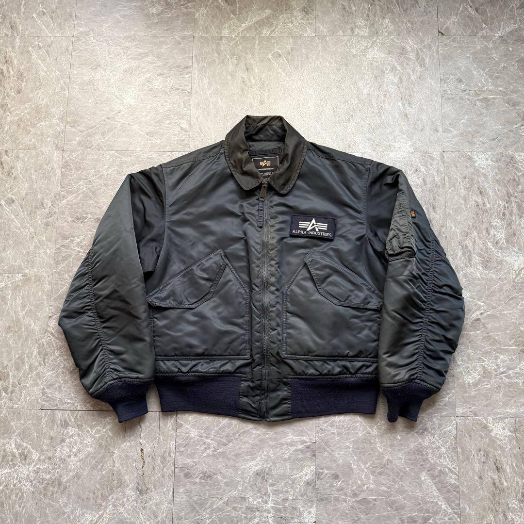 ALPHA INDUSTRIES フライトジャケット　ミリタリー　中綿入り