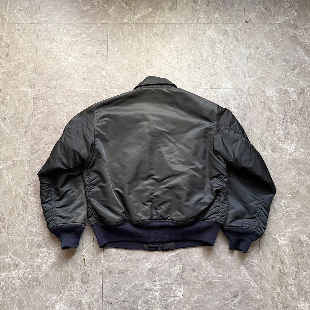 ALPHA INDUSTRIES フライトジャケット　ミリタリー　中綿入り