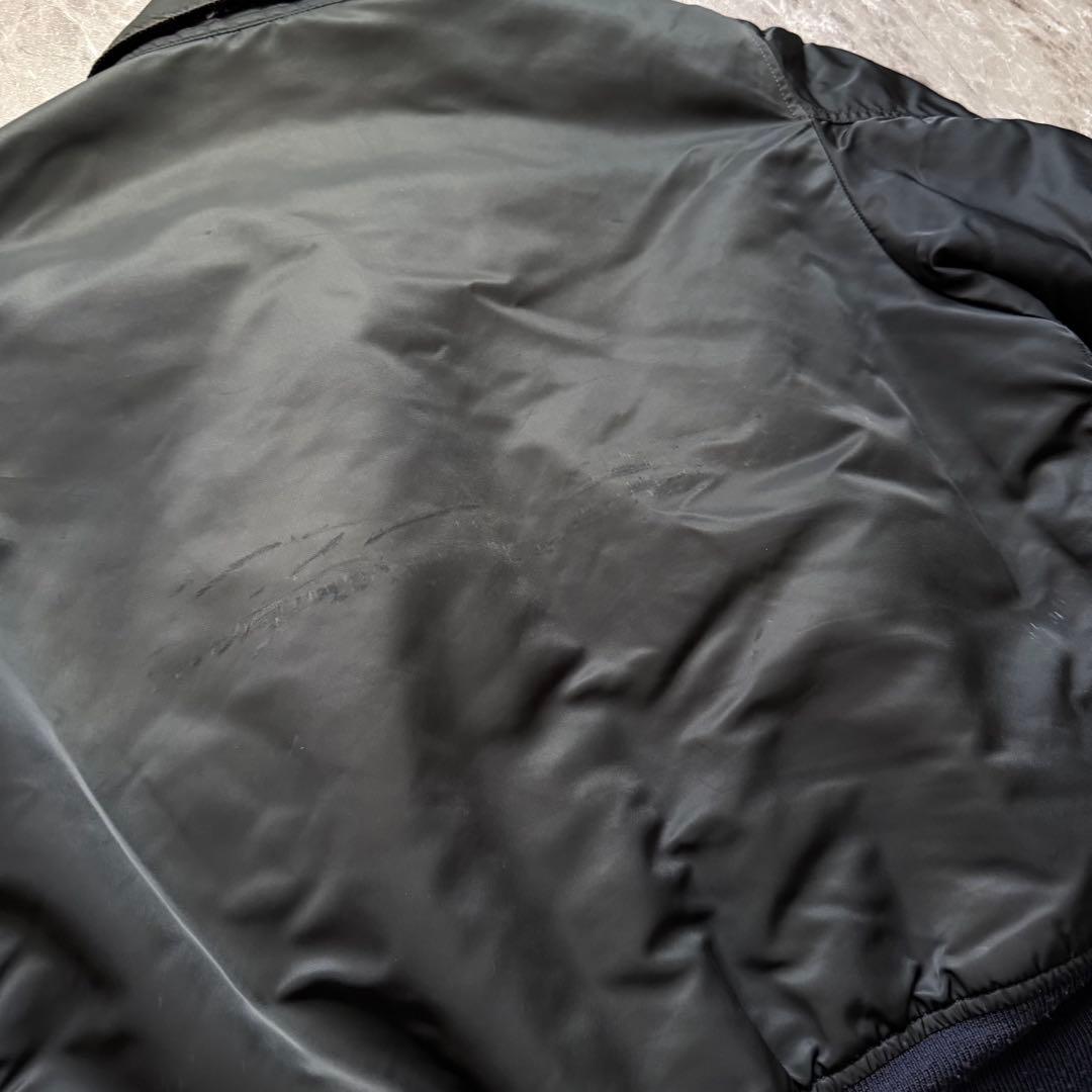 ALPHA INDUSTRIES フライトジャケット　ミリタリー　中綿入り