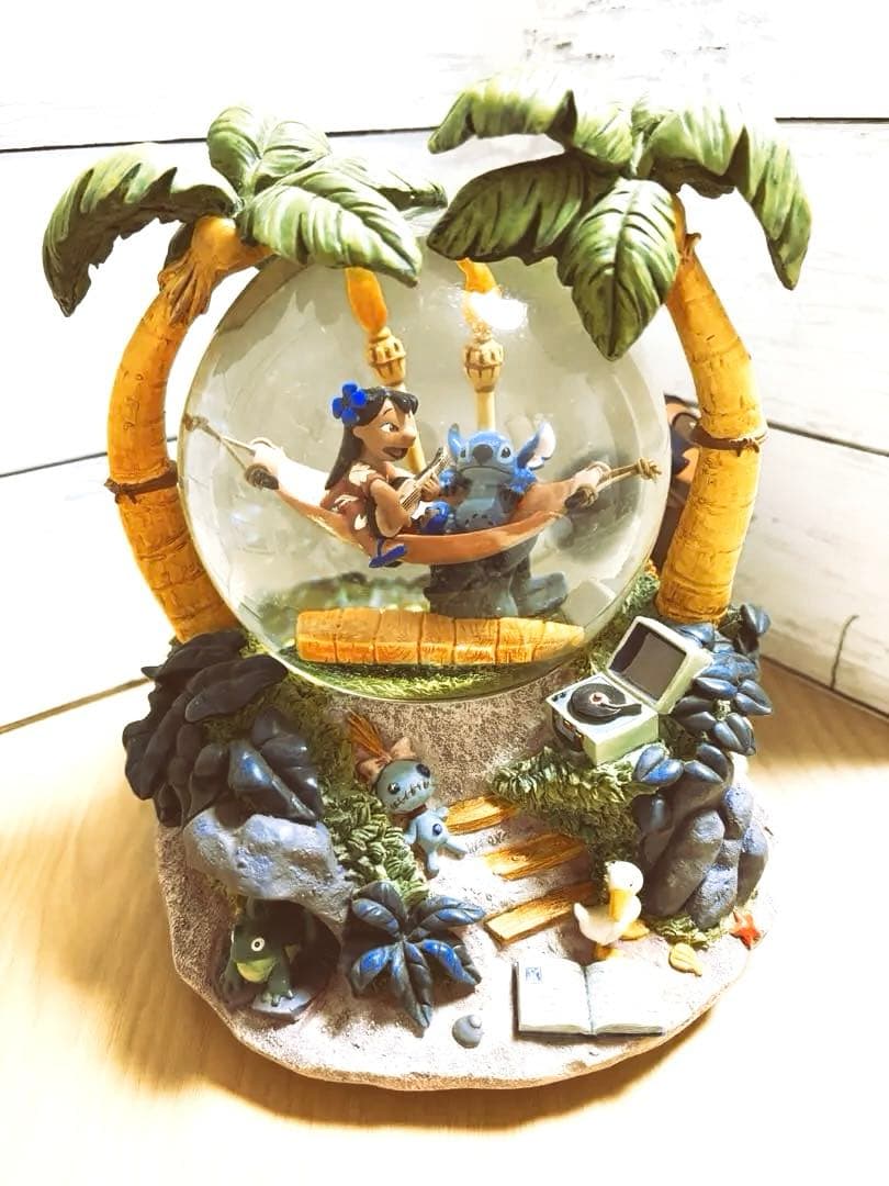 リロアンドスティッチ　スノーグローブ　スノードーム