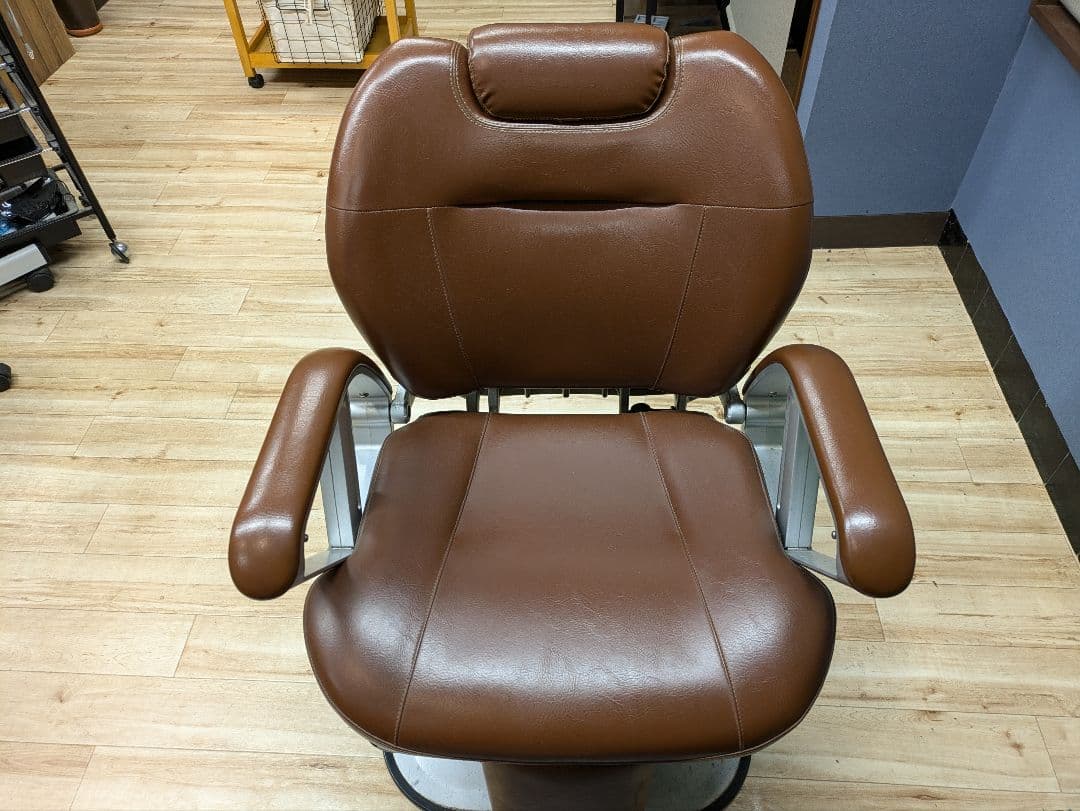 ★Yamazaki★理容椅子　バーバーチェアー　ブラウン　不具合ありません