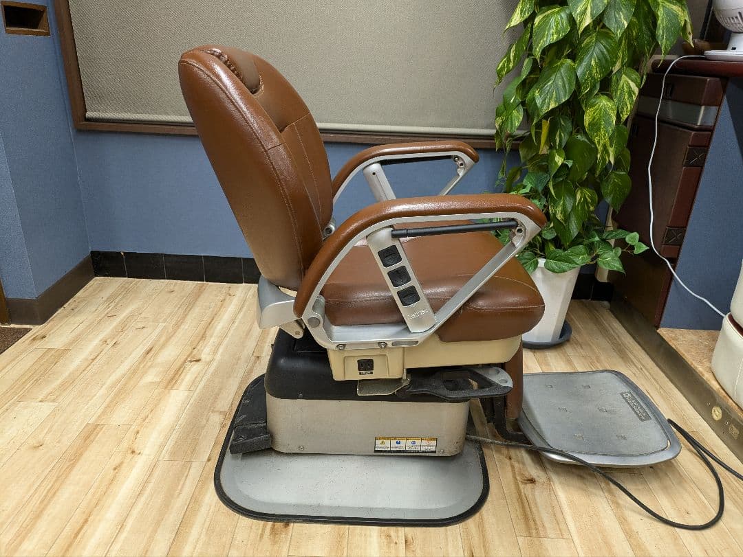 ★Yamazaki★理容椅子　バーバーチェアー　ブラウン　不具合ありません
