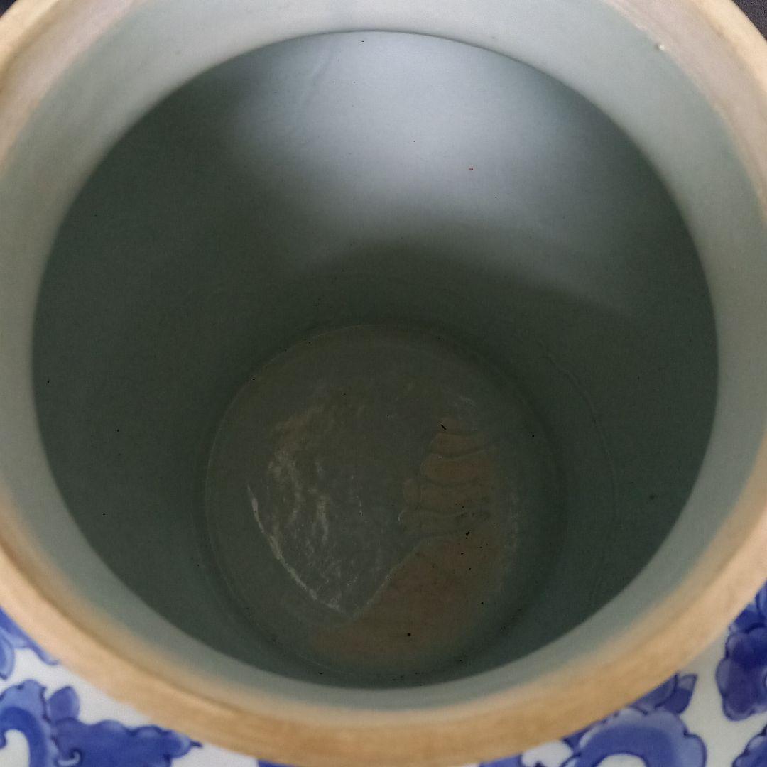 中国青花沈香花瓶