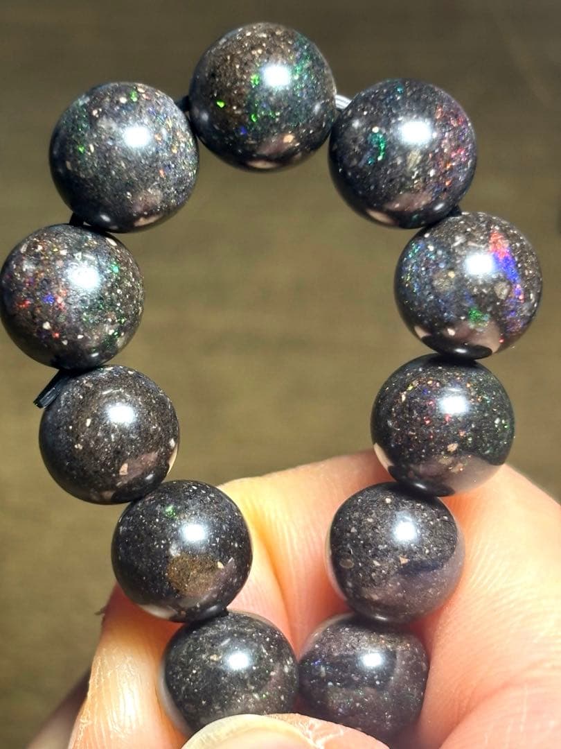 【新入荷】高品質　ブラックマトリックスオパールブレス10.2㎜（新品未使用）虹色