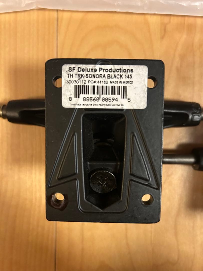 【新品・未使用】Thunder Trucks Sonora Black 145