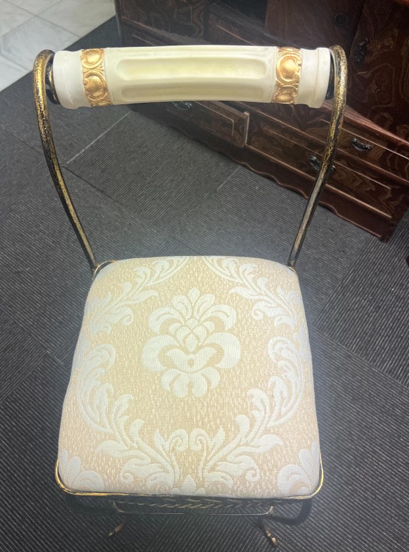 【美品】アンティーク風カウンターチェア