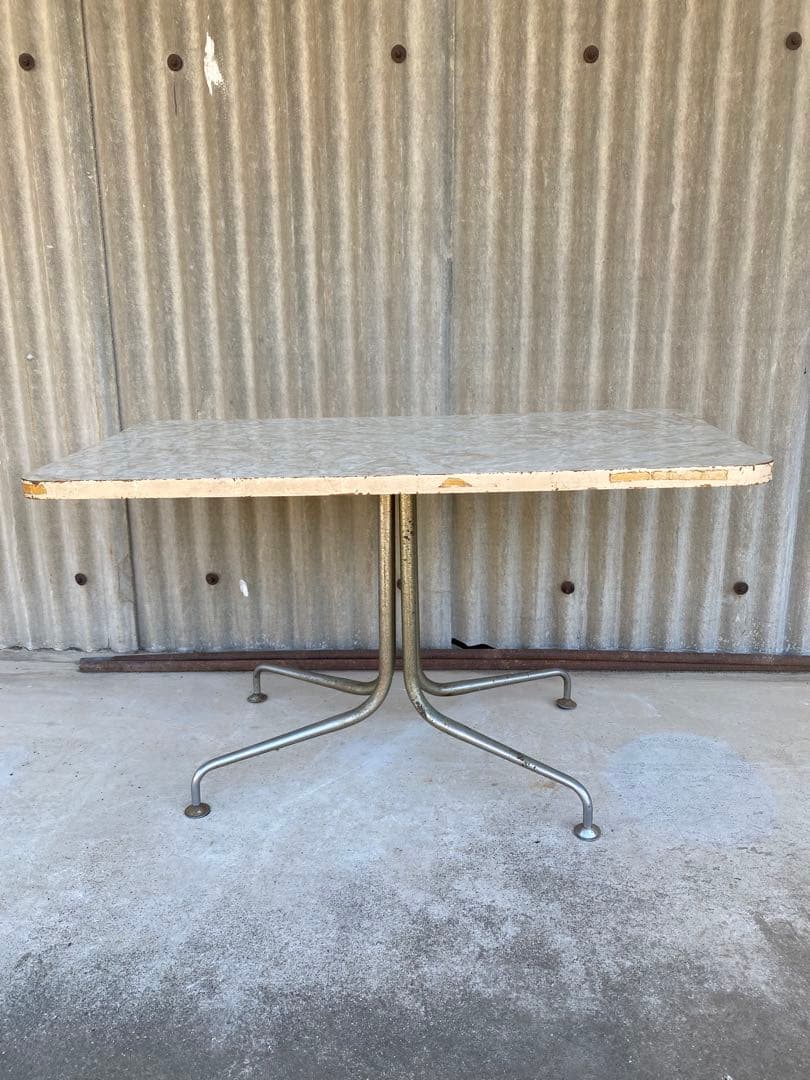 レトロ　コーヒー　テーブル　喫茶店　カフェ　ヴィンテージ