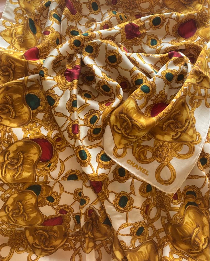 CHANEL シルクスカーフ 大判