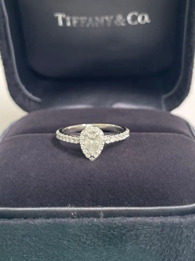 Tiffany & Co. ペアシェイプダイヤモンドリング　箱　ケース付き