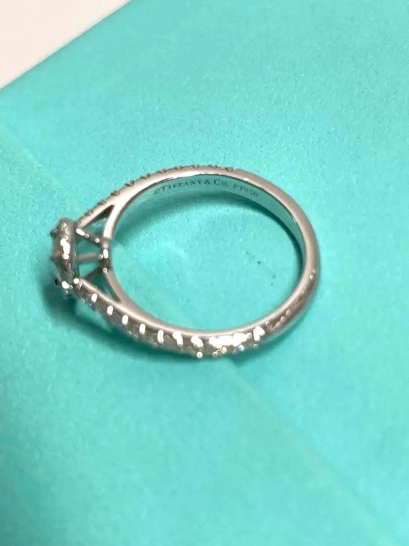 Tiffany & Co. ペアシェイプダイヤモンドリング　箱　ケース付き