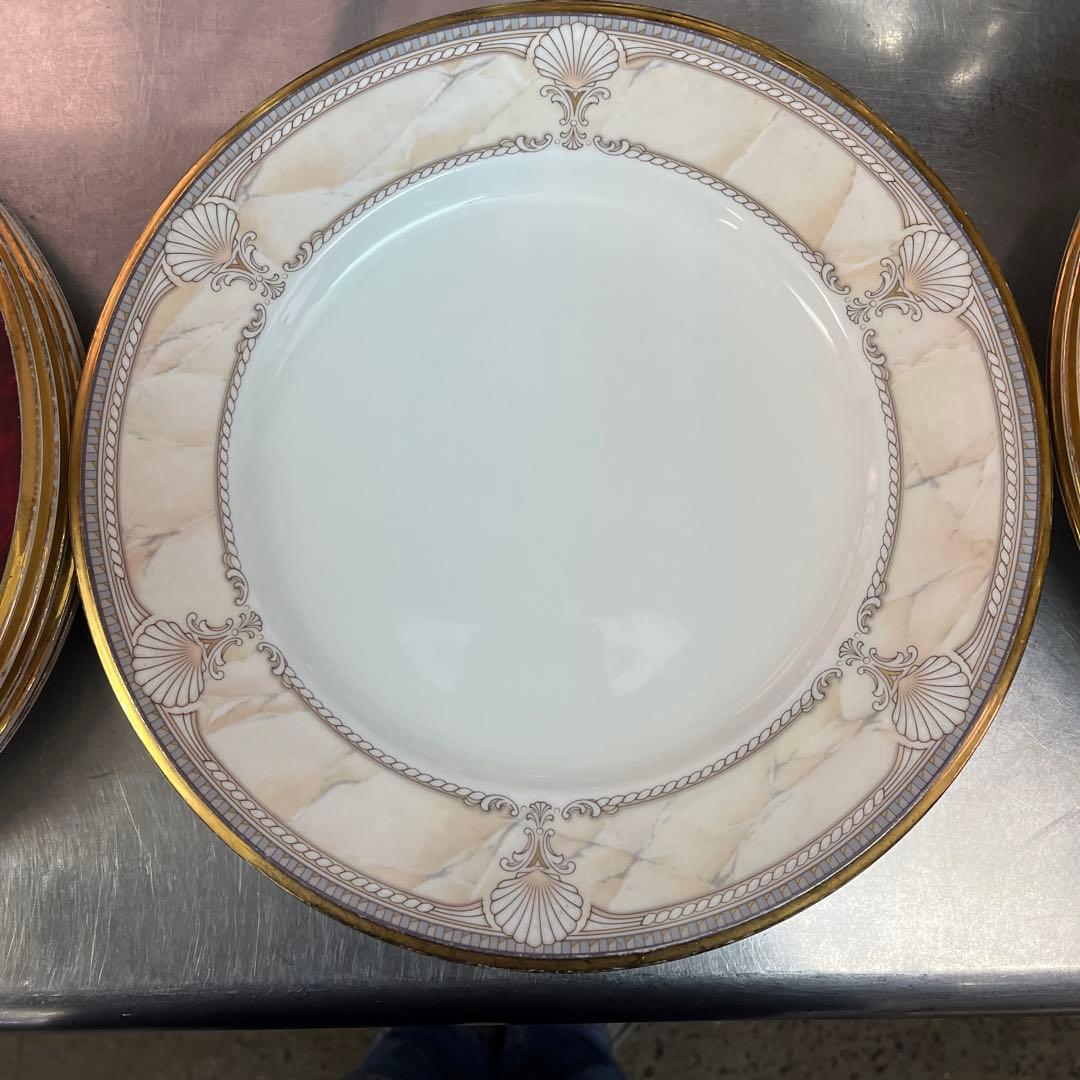 エレガントなセラミック皿 3点セット