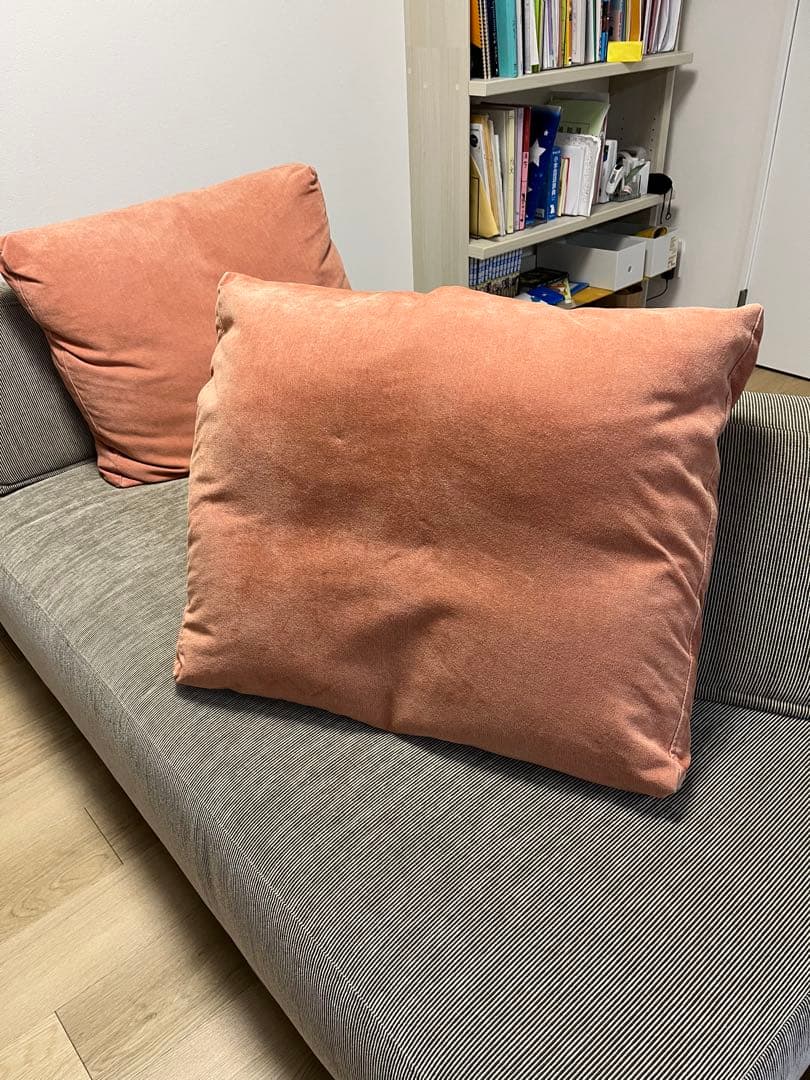 ③アイラーセン背もたれとクッション一つずつ