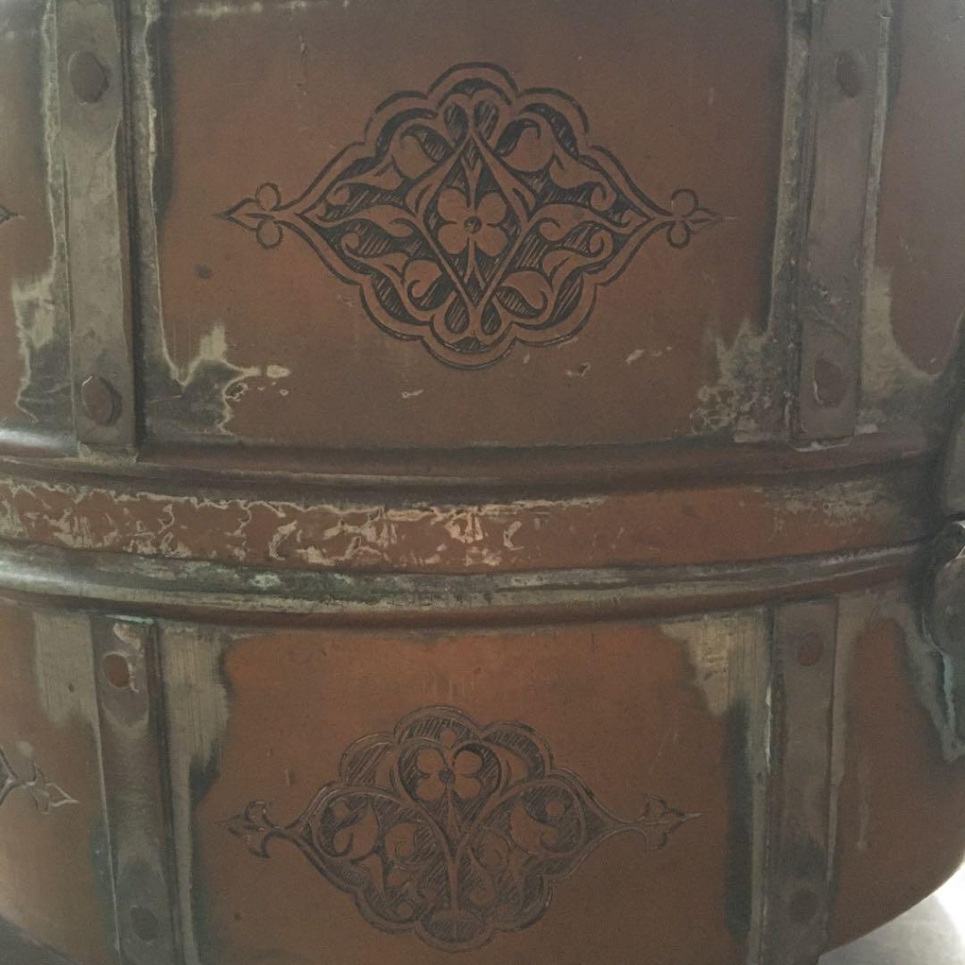 アンティークの銅製金庫