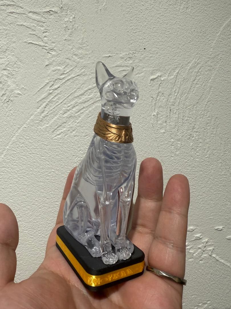 ネコ　骨　置物