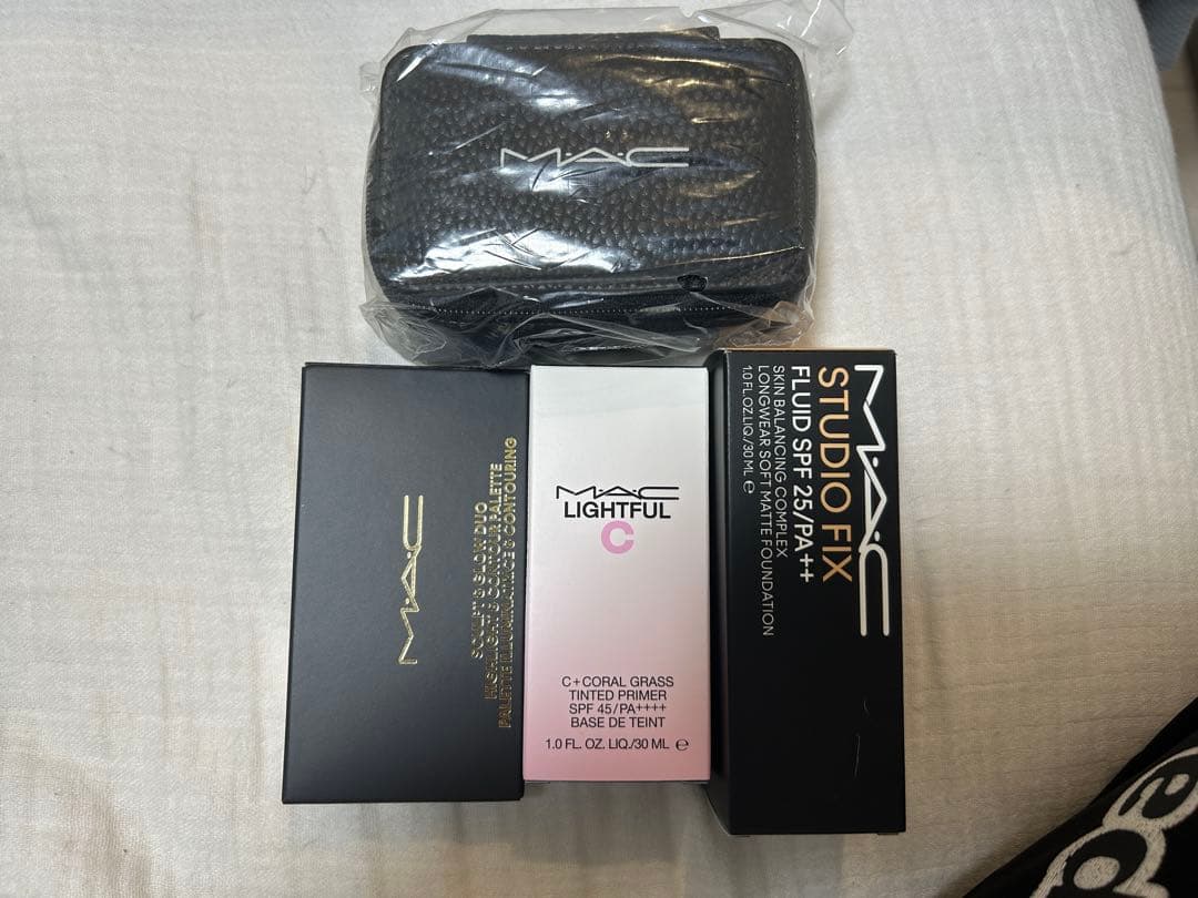 MAC Lightful C & Studio Fix トライアルポーチセット