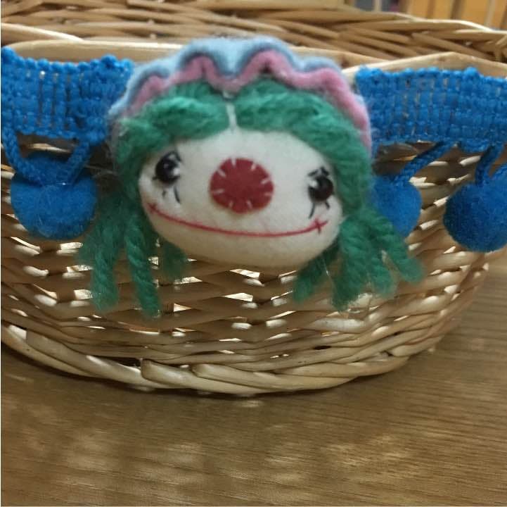 ポンポンテープ ドールフェイス付き　カゴ　1個