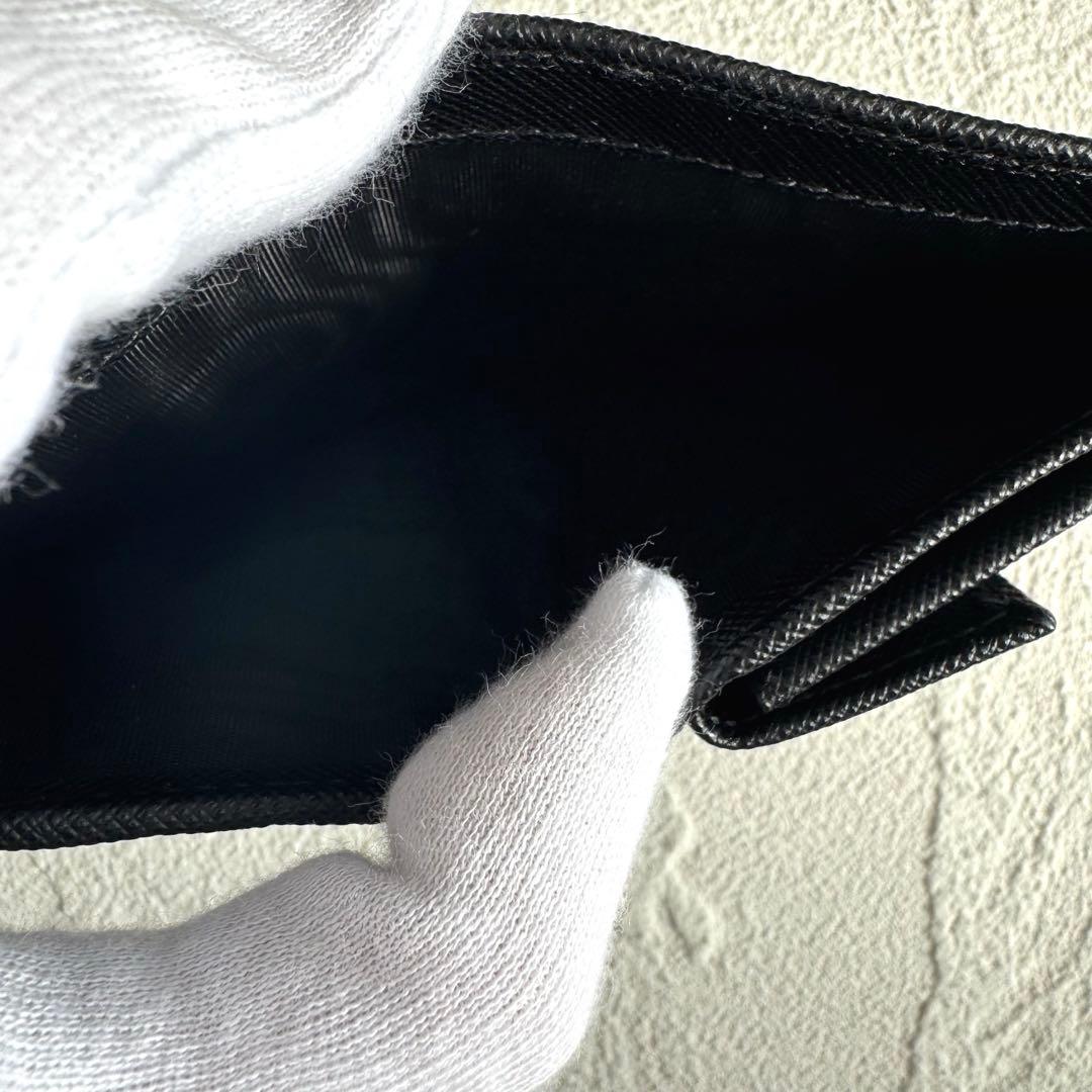 新品 PRADA プラダ サフィアーノレザー 二つ折り財布 ブラック