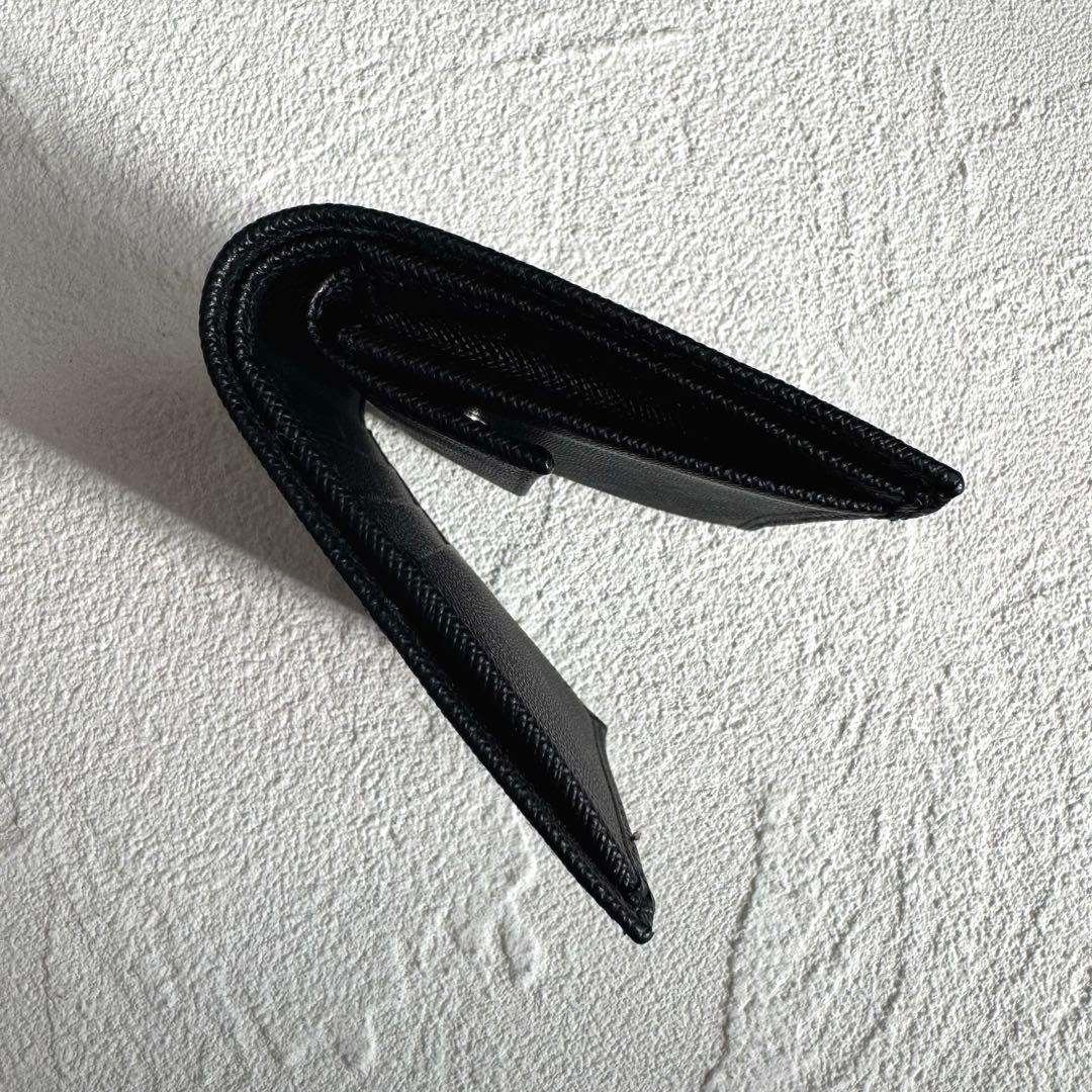 新品 PRADA プラダ サフィアーノレザー 二つ折り財布 ブラック