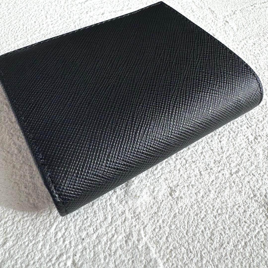 新品 PRADA プラダ サフィアーノレザー 二つ折り財布 ブラック