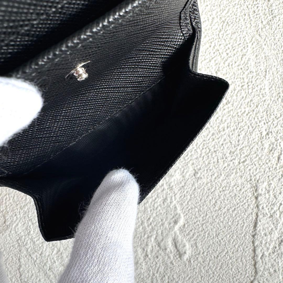 新品 PRADA プラダ サフィアーノレザー 二つ折り財布 ブラック